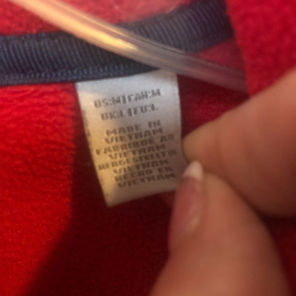 Red Chic Filet Fleece Size Medium - Picture 5 of 13